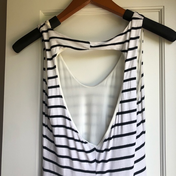 CUTE sexy sundress gently worn.  Very pretty on - Picture 7 of 7